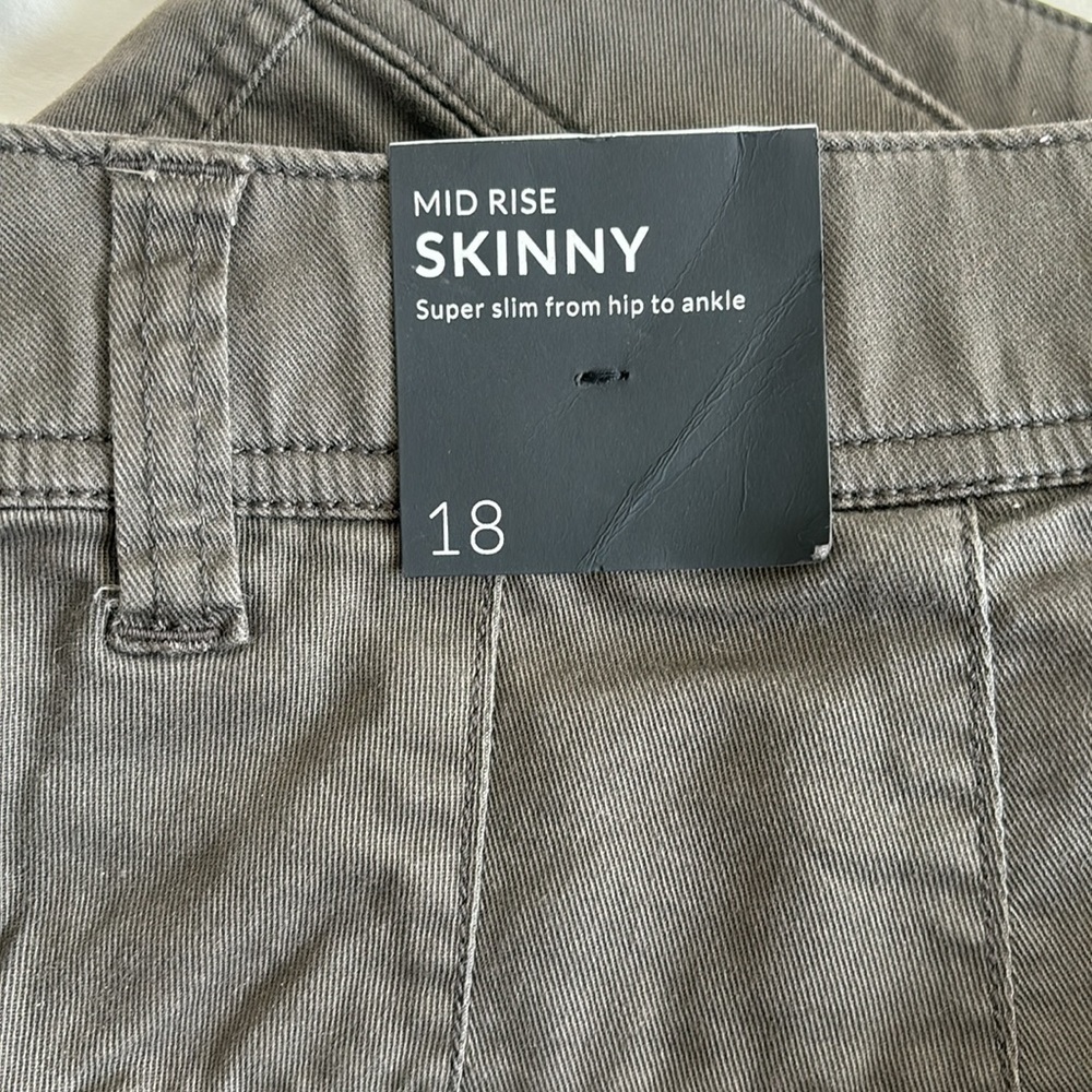 Lane Bryant Utility Twill Skinny Pant Lace-Back Stretch Black Olive Womens sz 18 - Picture 8 of 8